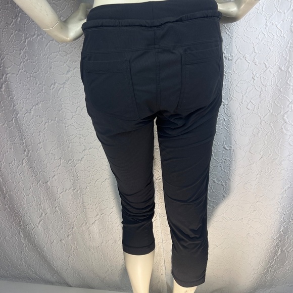 Lululemon athletic dance studio cropped - Picture 2 of 6